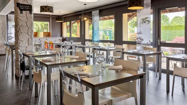 <b>Sure Hotel Best Western Lille Tourcoing Restaurant</b>. Images powered by <a href="https://iceportal.shijigroup.com/" title="IcePortal" target="_blank">IcePortal</a>.