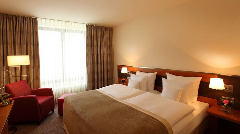 <b>Trans World Hotel Kranichhoehe Room</b>. Images powered by <a href="https://iceportal.shijigroup.com/" title="IcePortal" target="_blank">IcePortal</a>.