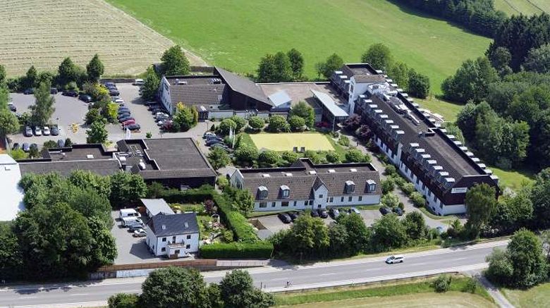 <b>Trans World Hotel Kranichhoehe Exterior</b>. Images powered by <a href="https://iceportal.shijigroup.com/" title="IcePortal" target="_blank">IcePortal</a>.