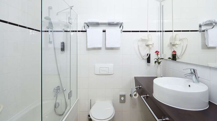 Trans World Hotel Kranichhoehe Room