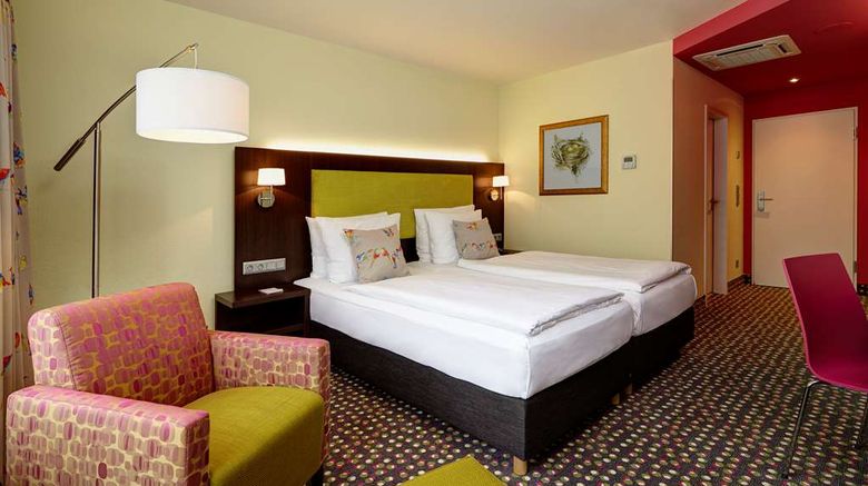 <b>Trans World Hotel Kranichhoehe Room</b>. Images powered by <a href="https://iceportal.shijigroup.com/" title="IcePortal" target="_blank">IcePortal</a>.