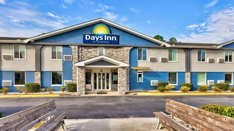 <b>Days Inn by Wyndham Savannah I-95 Exterior</b>. Images powered by <a href="https://iceportal.shijigroup.com/" title="IcePortal" target="_blank">IcePortal</a>.