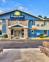 Days Inn by Wyndham Savannah I-95