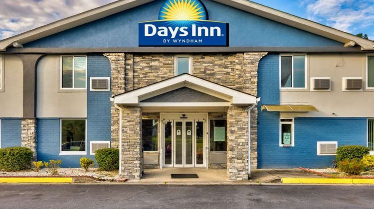 Days Inn by Wyndham Savannah I-95 Exterior