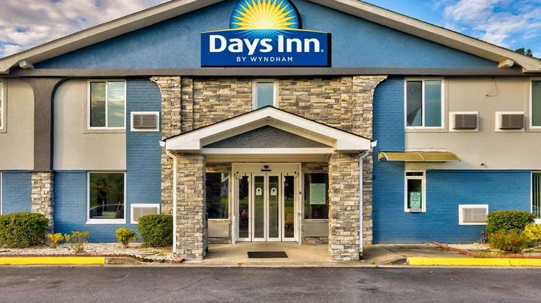 <b>Days Inn by Wyndham Savannah I-95 Exterior</b>. Images powered by <a href="https://iceportal.shijigroup.com/" title="IcePortal" target="_blank">IcePortal</a>.