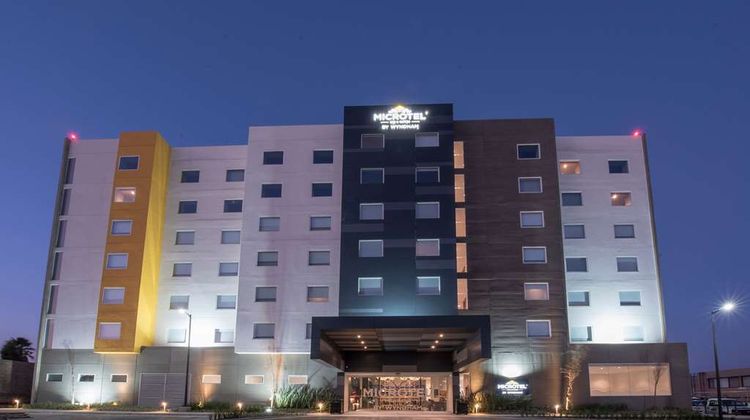 Microtel Inn & Suites Guadalajara Sur Exterior