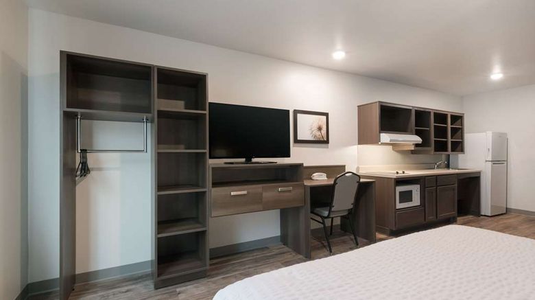 <b>WoodSpring Suites Philadelphia Northeast Room</b>. Images powered by <a href="https://iceportal.shijigroup.com/" title="IcePortal" target="_blank">IcePortal</a>.