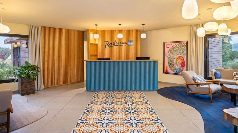 <b>Radisson Blu Resort Taghazout Bay Surf Lobby</b>. Images powered by <a href="https://iceportal.shijigroup.com/" title="IcePortal" target="_blank">IcePortal</a>.
