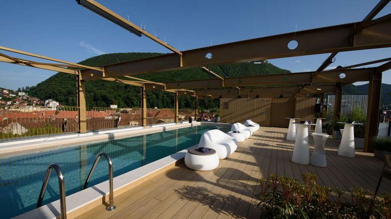 <b>Radisson Blu Aurum Hotel Brasov Pool</b>. Images powered by <a href="https://iceportal.shijigroup.com/" title="IcePortal" target="_blank">IcePortal</a>.