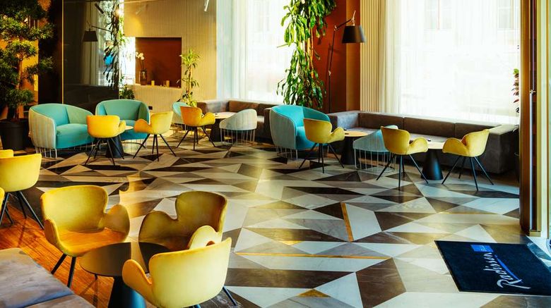 <b>Radisson Blu Aurum Hotel Brasov Lobby</b>. Images powered by <a href="https://iceportal.shijigroup.com/" title="IcePortal" target="_blank">IcePortal</a>.