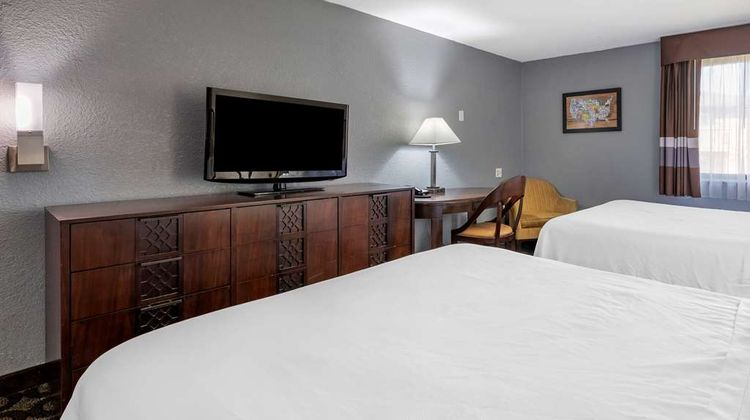Suburban Studios Lafayette Room