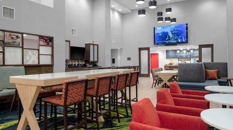 <b>Hampton Inn & Suites North Austin Lobby</b>. Images powered by <a href="https://iceportal.shijigroup.com/" title="IcePortal" target="_blank">IcePortal</a>.