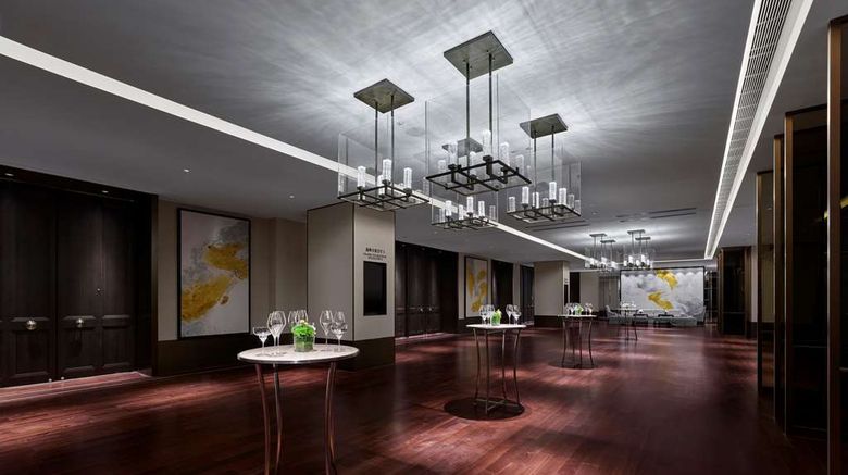 <b>DoubleTree by Hilton Baoding Meeting</b>. Images powered by <a href="https://iceportal.shijigroup.com/" title="IcePortal" target="_blank">IcePortal</a>.