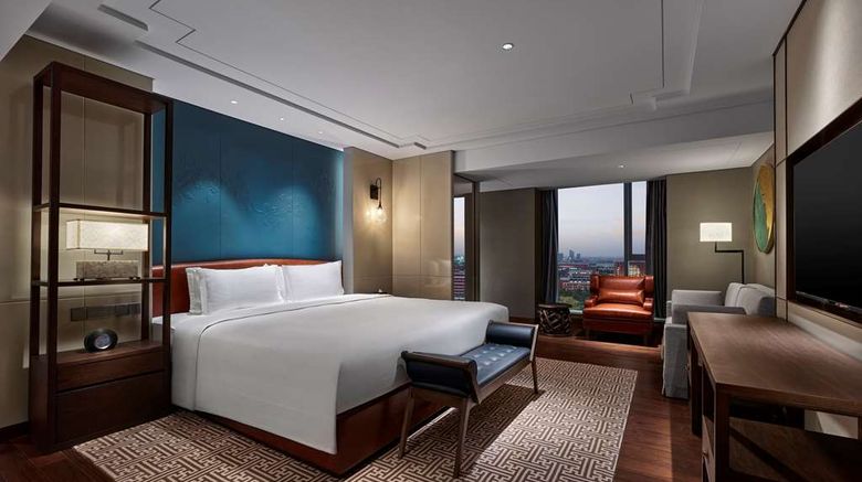 <b>DoubleTree by Hilton Baoding Room</b>. Images powered by <a href="https://iceportal.shijigroup.com/" title="IcePortal" target="_blank">IcePortal</a>.