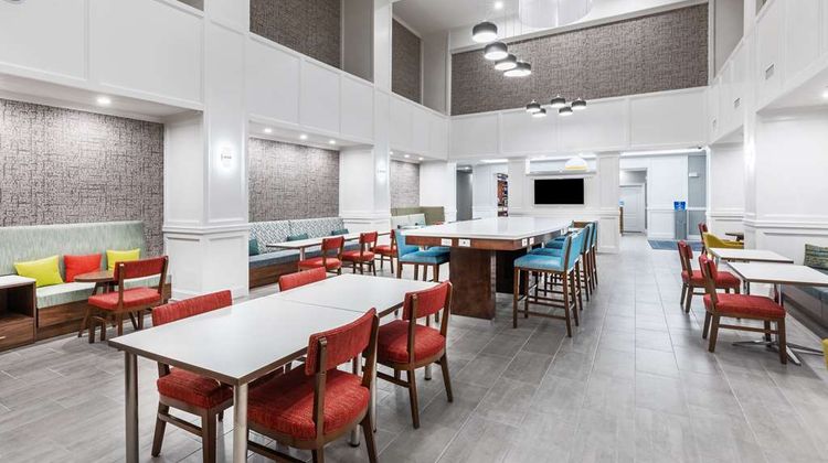 Hampton Inn & Suites Dallas I-30 Lobby