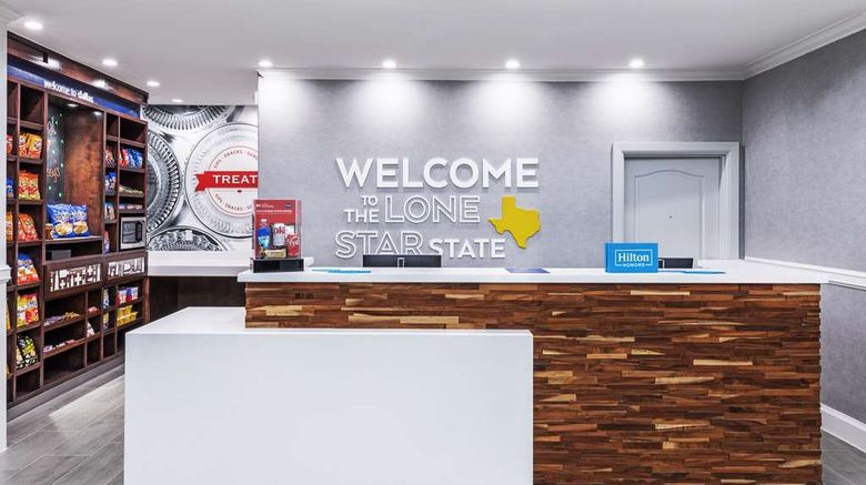 <b>Hampton Inn & Suites Dallas I-30 Lobby</b>. Images powered by <a href="https://iceportal.shijigroup.com/" title="IcePortal" target="_blank">IcePortal</a>.