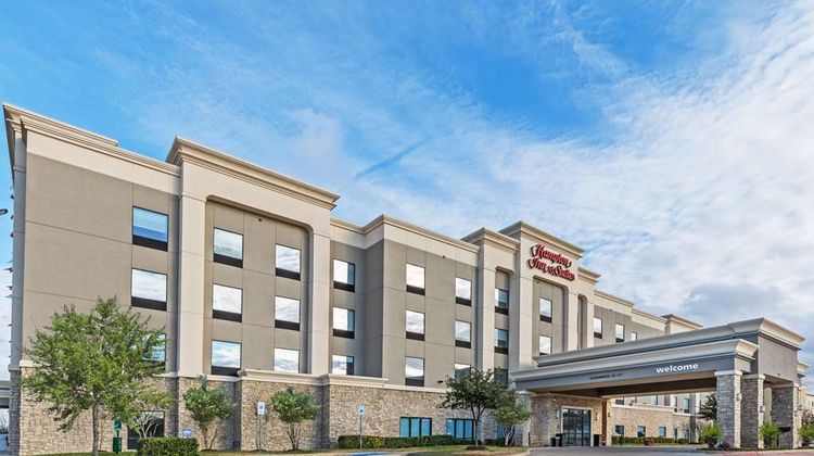 Hampton Inn & Suites Dallas I-30 Exterior