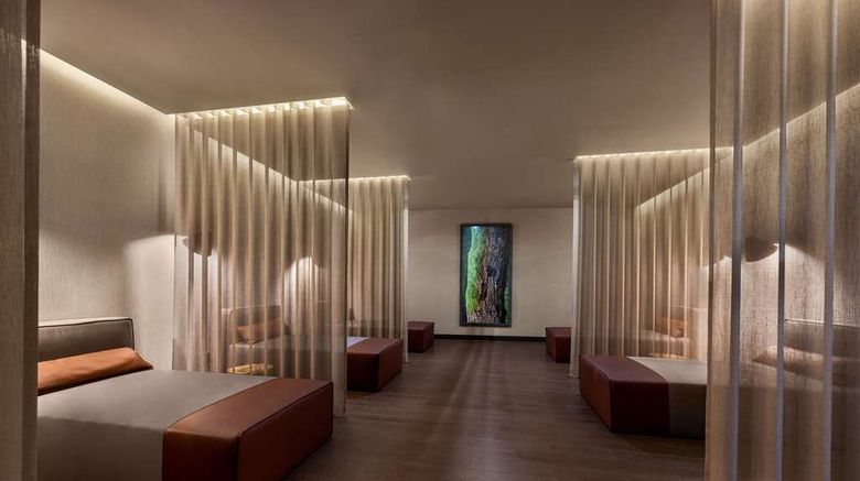 <b>Hilton Porto Gaia Spa</b>. Images powered by <a href="https://iceportal.shijigroup.com/" title="IcePortal" target="_blank">IcePortal</a>.