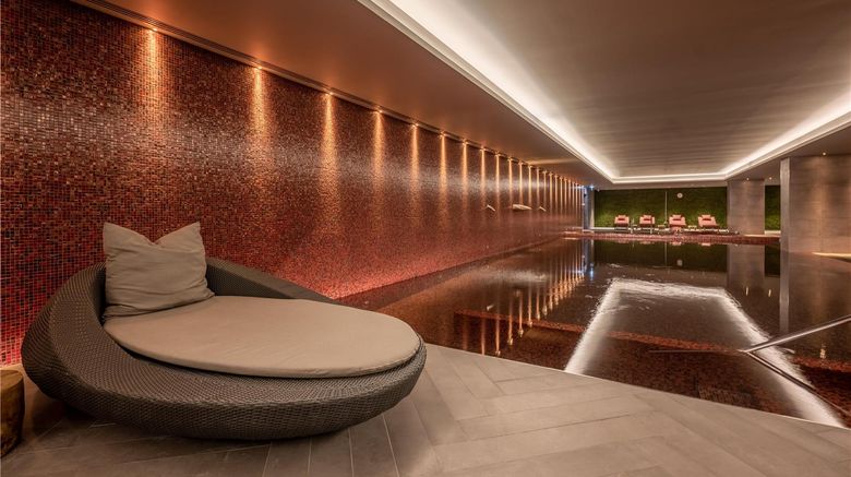 <b>Hilton Porto Gaia Recreation</b>. Images powered by <a href="https://iceportal.shijigroup.com/" title="IcePortal" target="_blank">IcePortal</a>.