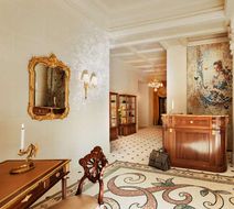 Hotel Madame Reve Lobby