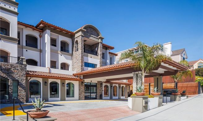 La Quinta Inn & Suites by Wyndham Exterior