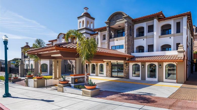 <b>La Quinta Inn & Suites by Wyndham Exterior</b>. Images powered by <a href="https://iceportal.shijigroup.com/" title="IcePortal" target="_blank">IcePortal</a>.