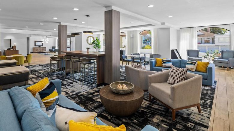 <b>La Quinta Inn & Suites by Wyndham Lobby</b>. Images powered by <a href="https://iceportal.shijigroup.com/" title="IcePortal" target="_blank">IcePortal</a>.