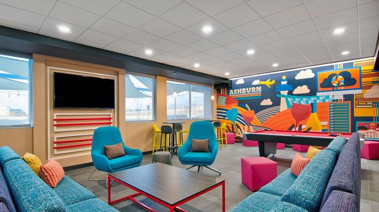 <b>Tru by Hilton Ashburn One Loudoun Lobby</b>. Images powered by <a href="https://iceportal.shijigroup.com/" title="IcePortal" target="_blank">IcePortal</a>.
