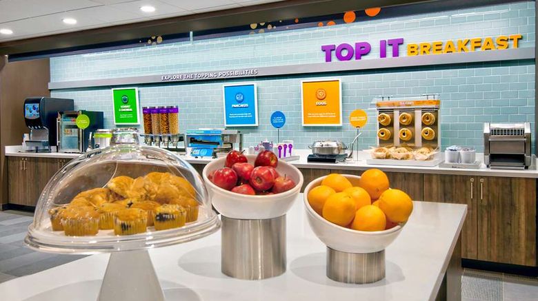 <b>Tru by Hilton Ashburn One Loudoun Restaurant</b>. Images powered by <a href="https://iceportal.shijigroup.com/" title="IcePortal" target="_blank">IcePortal</a>.