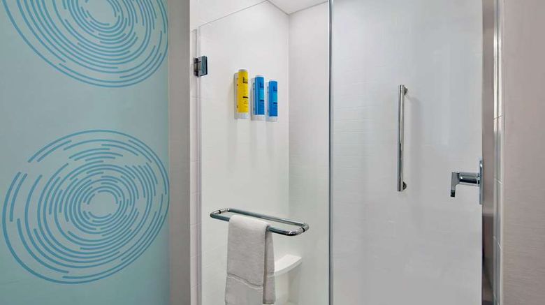 <b>Tru by Hilton Ashburn One Loudoun Room</b>. Images powered by <a href="https://iceportal.shijigroup.com/" title="IcePortal" target="_blank">IcePortal</a>.
