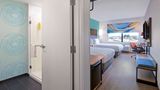Tru by Hilton Ashburn One Loudoun Room