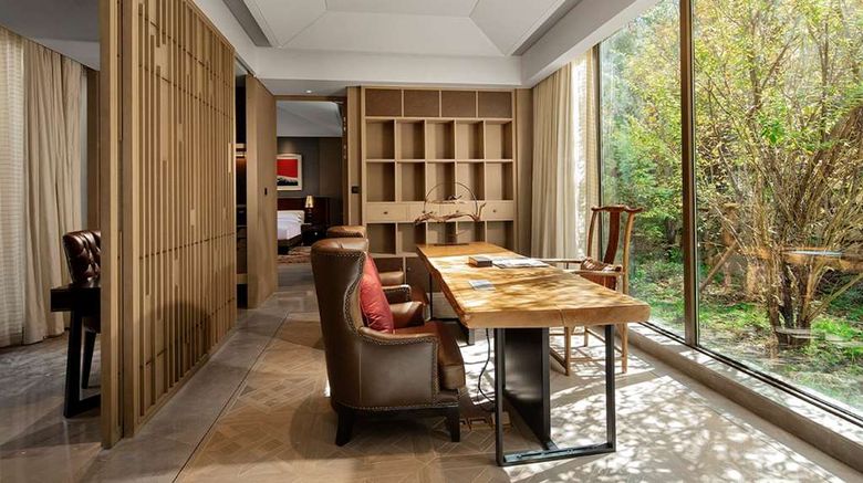 <b>Conrad Jiuzhaigou Room</b>. Images powered by <a href="https://iceportal.shijigroup.com/" title="IcePortal" target="_blank">IcePortal</a>.