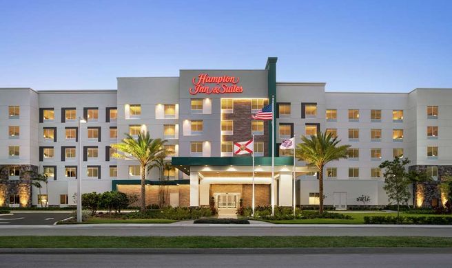 Hampton Inn & Suites Miami Kendall Exterior