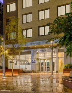 DoubleTree by Hilton Times Square South