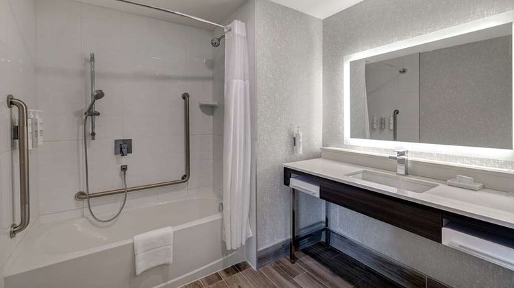 Hampton Inn & Suites Burlington Room