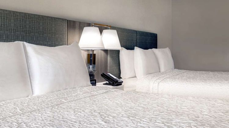 Hampton Inn & Suites Burlington Room