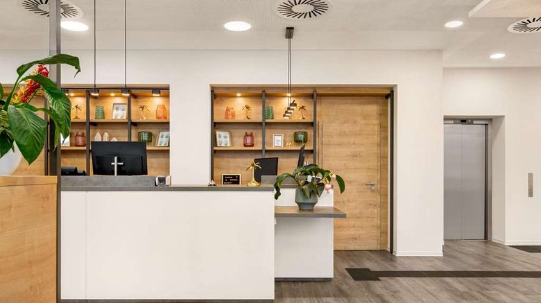 <b>Super 8 by Wyndham Chemnitz Lobby</b>. Images powered by <a href="https://iceportal.shijigroup.com/" title="IcePortal" target="_blank">IcePortal</a>.