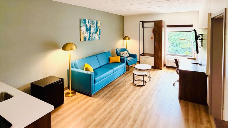 <b>Comfort Inn Saco-Old Orchard Beach Suite</b>. Images powered by <a href="https://iceportal.shijigroup.com/" title="IcePortal" target="_blank">IcePortal</a>.
