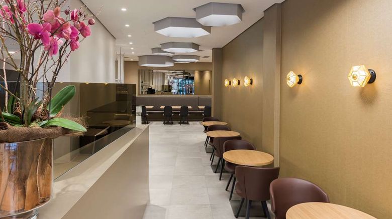 <b>Hotel Savoy Bern Restaurant</b>. Images powered by <a href="https://iceportal.shijigroup.com/" title="IcePortal" target="_blank">IcePortal</a>.