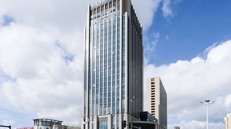 <b>Howard Johnson Longxiang Hotel Ningbo Exterior</b>. Images powered by <a href="https://iceportal.shijigroup.com/" title="IcePortal" target="_blank">IcePortal</a>.
