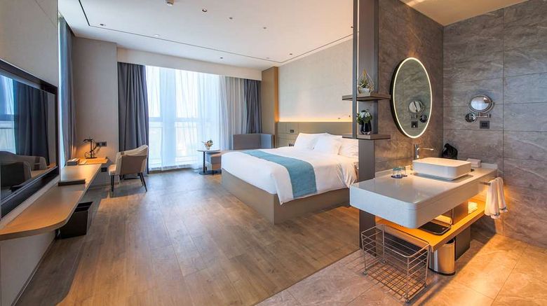 <b>Howard Johnson Longxiang Hotel Ningbo Room</b>. Images powered by <a href="https://iceportal.shijigroup.com/" title="IcePortal" target="_blank">IcePortal</a>.