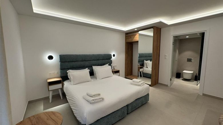 <b>Hypnos Boutique Hotel Room</b>. Images powered by <a href="https://iceportal.shijigroup.com/" title="IcePortal" target="_blank">IcePortal</a>.