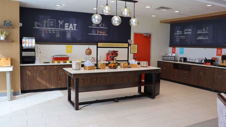 <b>Hampton Inn McMinnville Restaurant</b>. Images powered by <a href="https://iceportal.shijigroup.com/" title="IcePortal" target="_blank">IcePortal</a>.