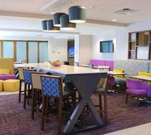 Hampton Inn McMinnville Lobby