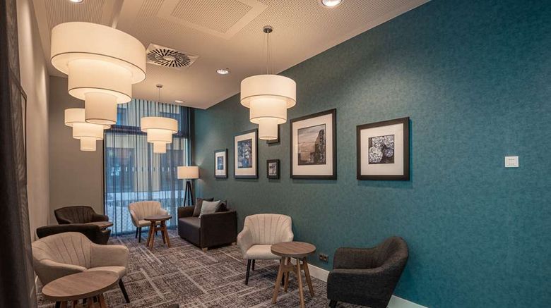 <b>Hampton by Hilton Dusseldorf City Centre Lobby</b>. Images powered by <a href="https://iceportal.shijigroup.com/" title="IcePortal" target="_blank">IcePortal</a>.