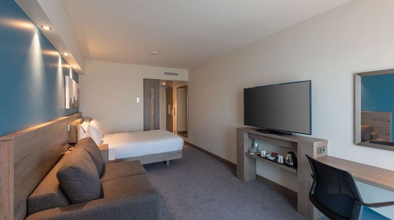 <b>Hampton by Hilton Dusseldorf City Centre Room</b>. Images powered by <a href="https://iceportal.shijigroup.com/" title="IcePortal" target="_blank">IcePortal</a>.