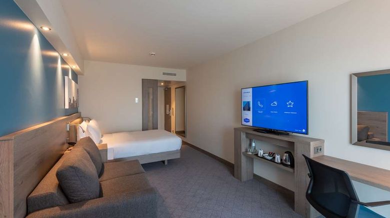 <b>Hampton by Hilton Dusseldorf City Centre Room</b>. Images powered by <a href="https://iceportal.shijigroup.com/" title="IcePortal" target="_blank">IcePortal</a>.