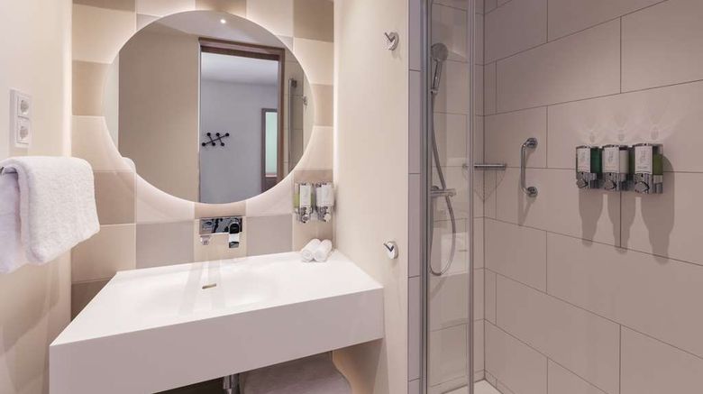 <b>Hampton by Hilton Konstanz Room</b>. Images powered by <a href="https://iceportal.shijigroup.com/" title="IcePortal" target="_blank">IcePortal</a>.