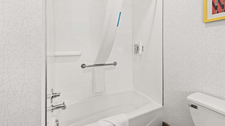 <b>Hampton Inn Longview Room</b>. Images powered by <a href="https://iceportal.shijigroup.com/" title="IcePortal" target="_blank">IcePortal</a>.