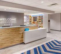 Hampton by Hilton Bedford Lobby